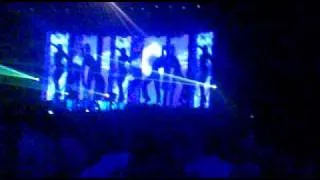 tiesto live @ the 02......2010 (your not alone)
