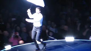 Hugh Jackman 10-11-19 Singing in the Rain at the United Center Chicago