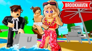 A MILIONÁRIA achou uma BEBÊ ABANDONADA na PRAIA | Historinhas Brookhaven RP🏡 | Roblox