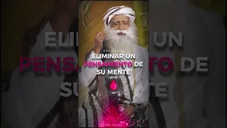 No INTENTES eliminar los pensamientos NEGATIVOS #sadhguru #sadguru #eradeluz #shortsfeed