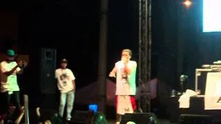 Jeremías 17:5  - Canserbero (Medellín 2012, Revolución Sin Muertos)