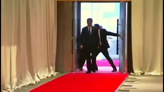 Hilarious ! SA Security Officers physically stop Chinese Officials from entering BRICS main Venue