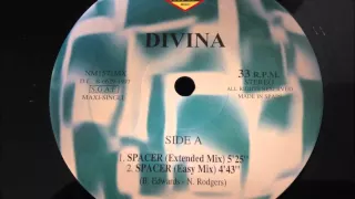 Divina - Spacer