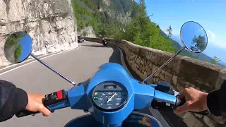 Sfida Vespa PX contro BMW GS sul Passo della Mendola