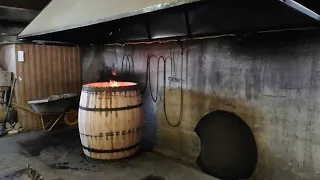 Как обжигаются бочки в бондарне «Старый Русский Дуб»