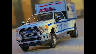 GreenLight 1:64 NYPD's Mounted Unit 2018 Ford F-350 and Auxiliary Unit 2008 CVPI