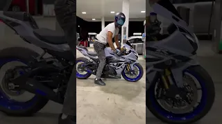 22’ SUZUKI GSXR 1000R BURNOUT !