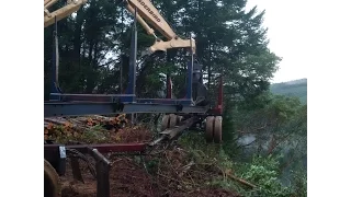 Turning David Hull's T-800 Kenworth around on landing with a log loader