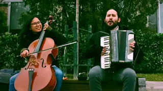 Запальна українська народна пісня - виконують колумбієць Янко і венесуелка Ісамара