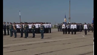 В Курск въезжает тяжелая военная техника