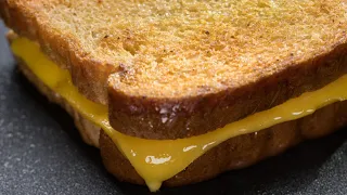 The Biggest Mistakes Everyone Makes When Cooking Grilled Cheese