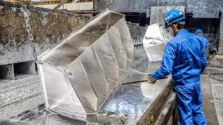 Galvanize the metal.Long-established Japanese factory safely processes 10 tons of steel.