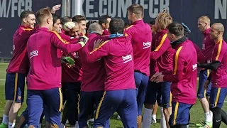 FUNNY - Spectacular ‘rondo’ in FC Barcelona training session