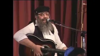 Moshe Yess sings Yechi Adoneinu