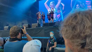 Kim Petras debuts new song 'Future Starts Now' @ Lollapalooza '21