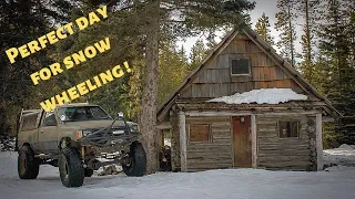 Snow Wheeling NW Oregon Cascades ! TOYOTA'S and JEEPS