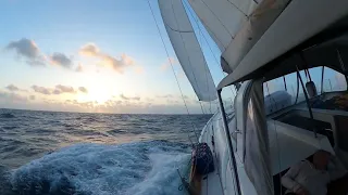 Reggeli menet az óceánon... / ocean training 2024. ápr. / Ocean Sailing SE (oceansailing.meder.hu)