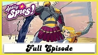 Planet of the Hunks - SERIES 3, EPISODE 7 | Totally Spies
