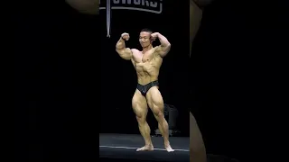 Chinese bodybuilder Liu Kai guest posing