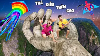 Hà Sam Đi Tìm Và Thả Diều Trên Bàn Tay Khổng Lồ