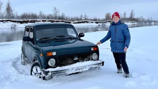 Lada 4x4 «Нива» зимой. На природу через сугробы