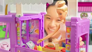 Barbie® Fresh & Fun Food Truck™
