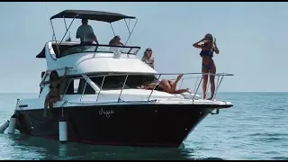 Яхта Bayliner 288 "Лидия" в Сочи.