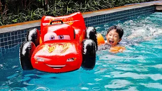 예준이의 수영장 물놀이 튜브놀이 어린이 놀이터 Water Pool Car Toy Tube