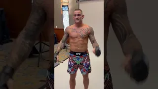Dustin Poirier with his custom shorts and the new UFC gloves 🤩 #UFC302 #shorts