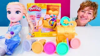 Hamur oyunları! Karlar Ülkesi - prenses Elsa için play doh ile takı yapalım!