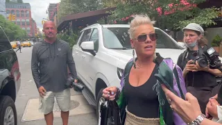 Pink meet A REAL FAN as leaving her hotel 😱