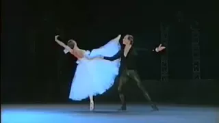 Lyudmila Semenyaka and Mikhail Lavrovsky in A. Adam's ballet "Giselle".