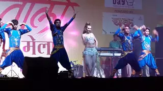 sizzling hot dance