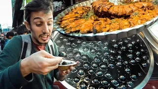 Hindistan'ın İLGİNÇ sokak yemeklerini deniyorum! (ACAYİP YEMEKLER)