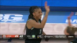 What a pass by Candace Parker 😳