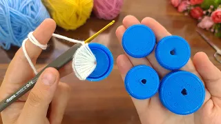 Wow! SUPER IDEA!😍Look what I did with the PLASTIC BOTTLE CAPS I found in the trash! CROCHET keychain