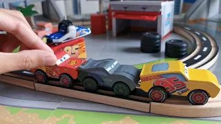 Cars Play - Lightning McQueen, Flash, Cruz, Guido, Storm, Mack Truck