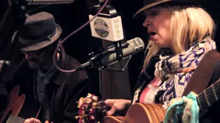 Over The Rhine - "Gonna Let My Soul Catch My Body" - Radio Woodstock 100.1 - 4/17/15