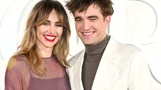 Robert Pattinson and Suki  Waterhouse  на показе  Dior Men Fall в Египте   03 /12 /2022