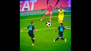 Lautaro Martinez and Ivan Perisic shooting the ball in the same time!!🤯💥🔥💫