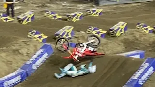 Jett Lawrence crash vs. Dylan Ferrandis A2 Supercross 2020