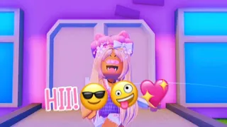 So I did the “Hi” trend..😭🤪💖 * With my voice* (Miley)~💫 || Roblox 2021 || Miley and Riley