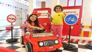 Masal'ın Arabası Bozuldu Yolda Kaldı -Funny cars video for kids Towing car pretend car station