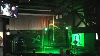 Pole dance tango