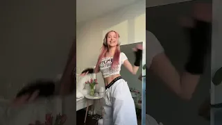 Deepfake Angelina Jolie dancing