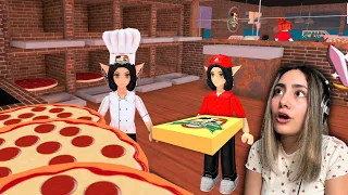 Trabajamos En Una Pizzería En Roblox|Andie