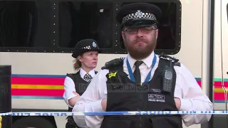 Top Channel/U vra në Londër, shokët e shqiptarit:“Paguajnë kriminelët që i sigurojnë hyrje në Angli”