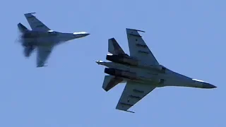 So can only "Falcons of Russia" on Su 35C | Stunning aerobatics!