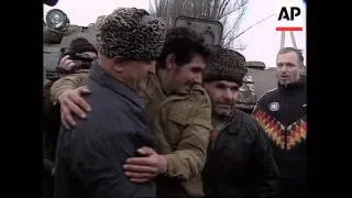 RUSSIA: CHECHNYA: RUSSIANS AND CHECHENS SWAP POWs