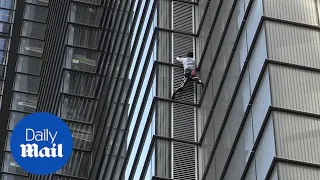 'French Spiderman' Alain Roberts climbs London's Heron Tower